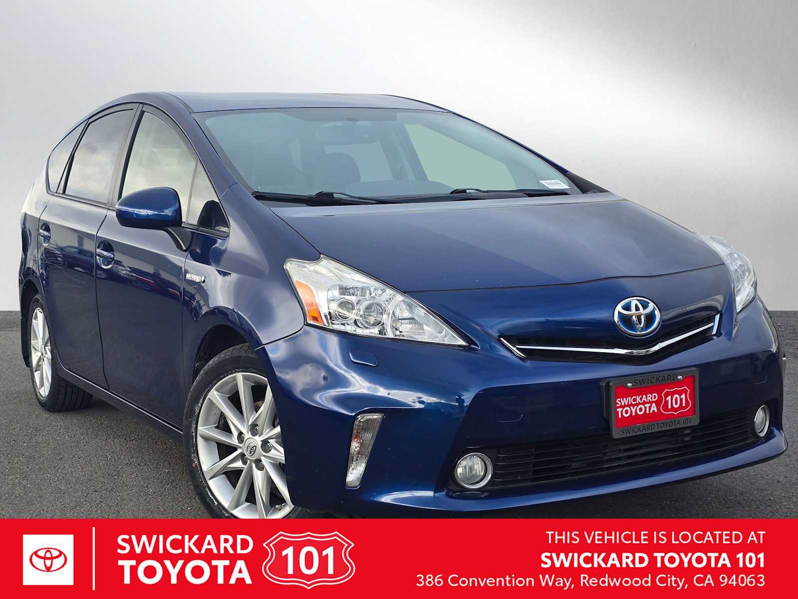 Used 2014 Toyota Prius V Five image 1