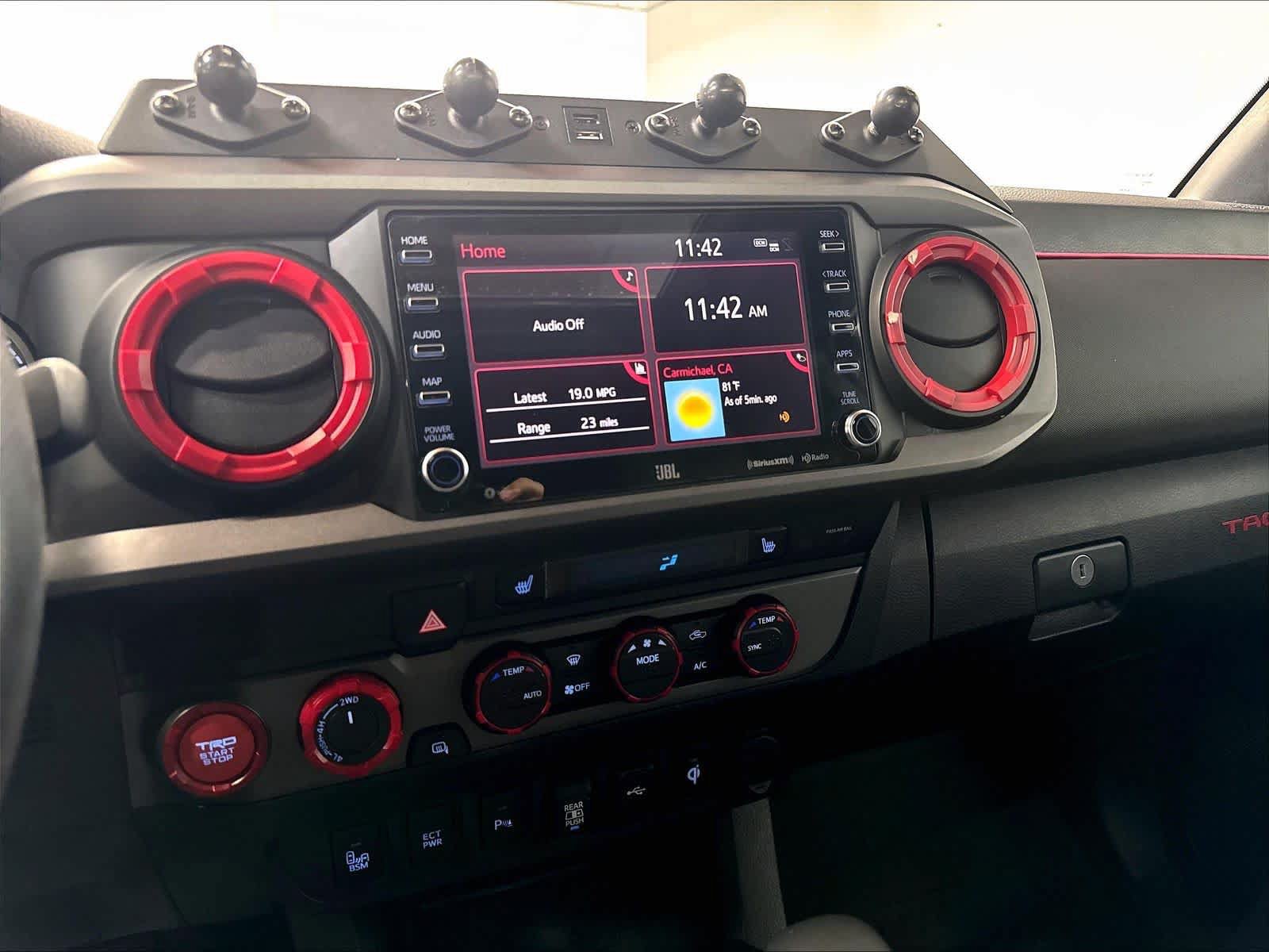 Used 2021 Toyota Tacoma TRD Sport w/ TRD Premium Sport Package AWD/4WD image 9