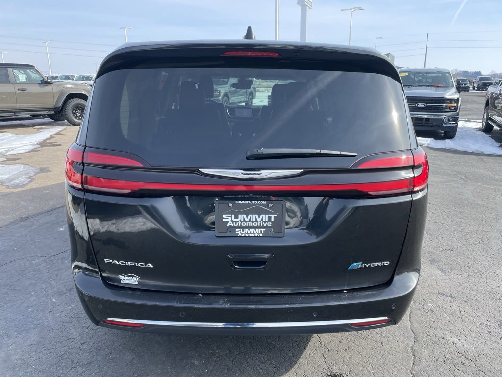 Used 2024 Chrysler Pacifica Select image 32