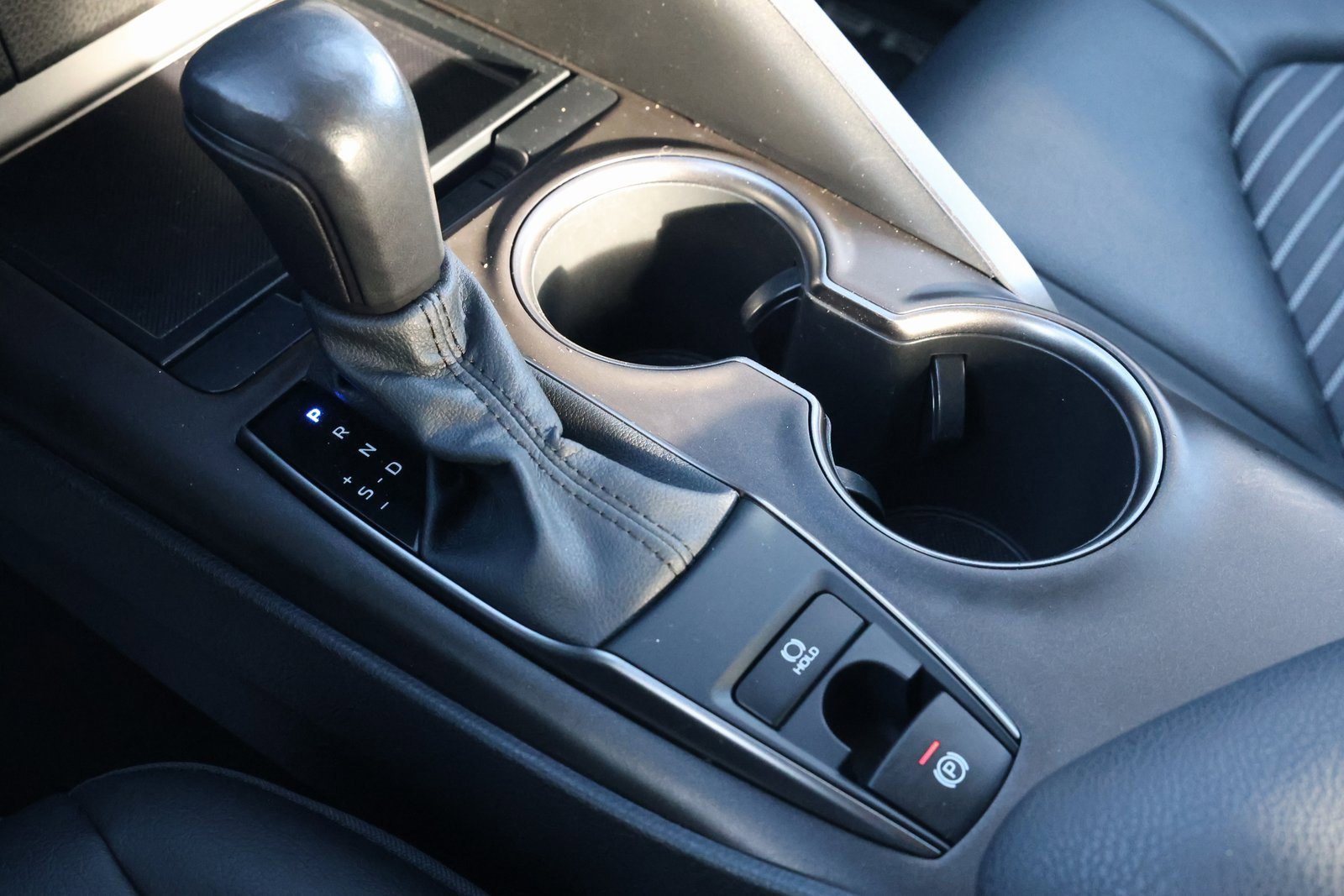 Used 2021 Toyota Camry SE image 23