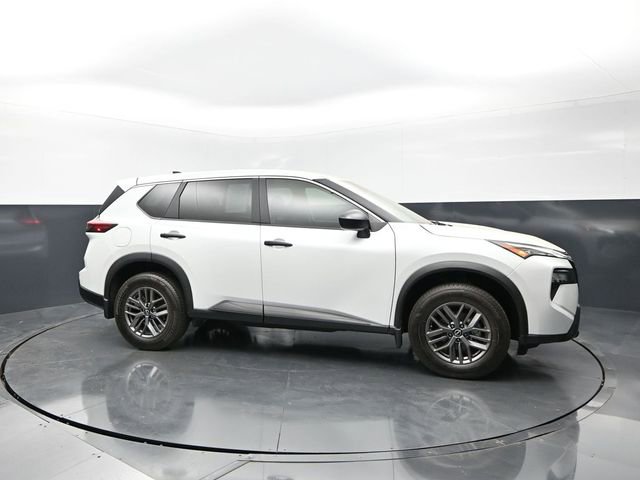 Certified 2025 Nissan Rogue S FWD image 6