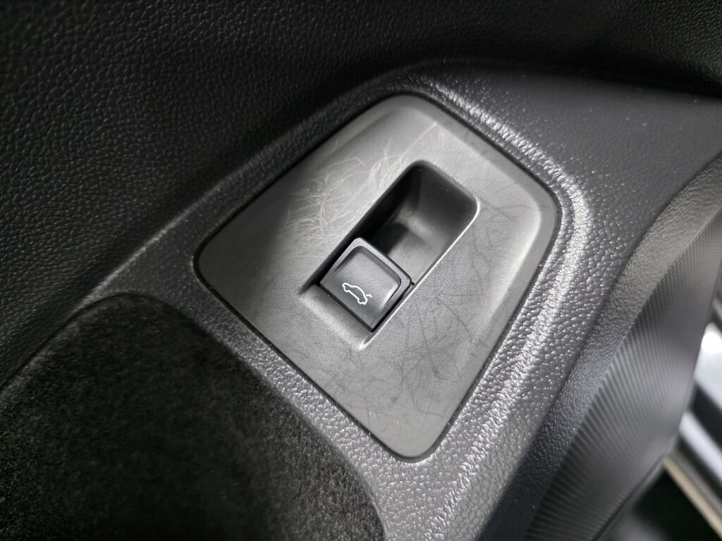 Used 2024 Volkswagen Tiguan SE AWD/4WD image 15