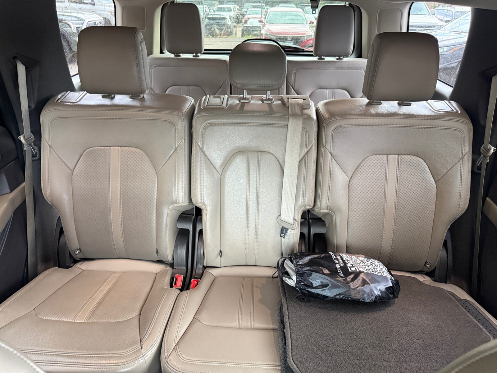 Used 2019 Ford Expedition Limited w/ Equipment Group 301A AWD/4WD image 18