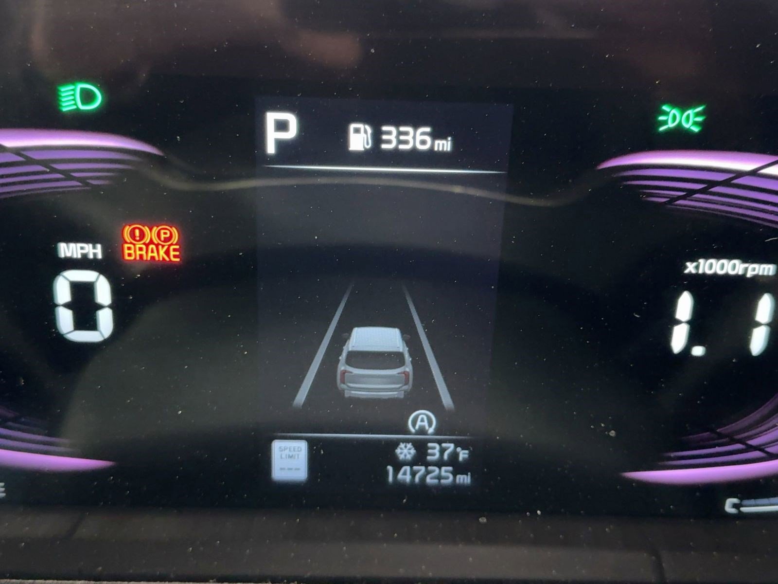 Used 2024 Kia Telluride EX w/ EX Captain's Chair Package image 18