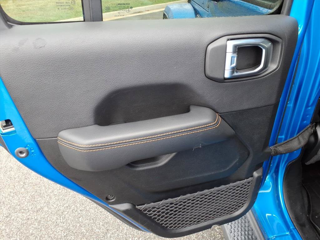 Used 2022 Jeep Wrangler Unlimited Sahara AWD/4WD image 22