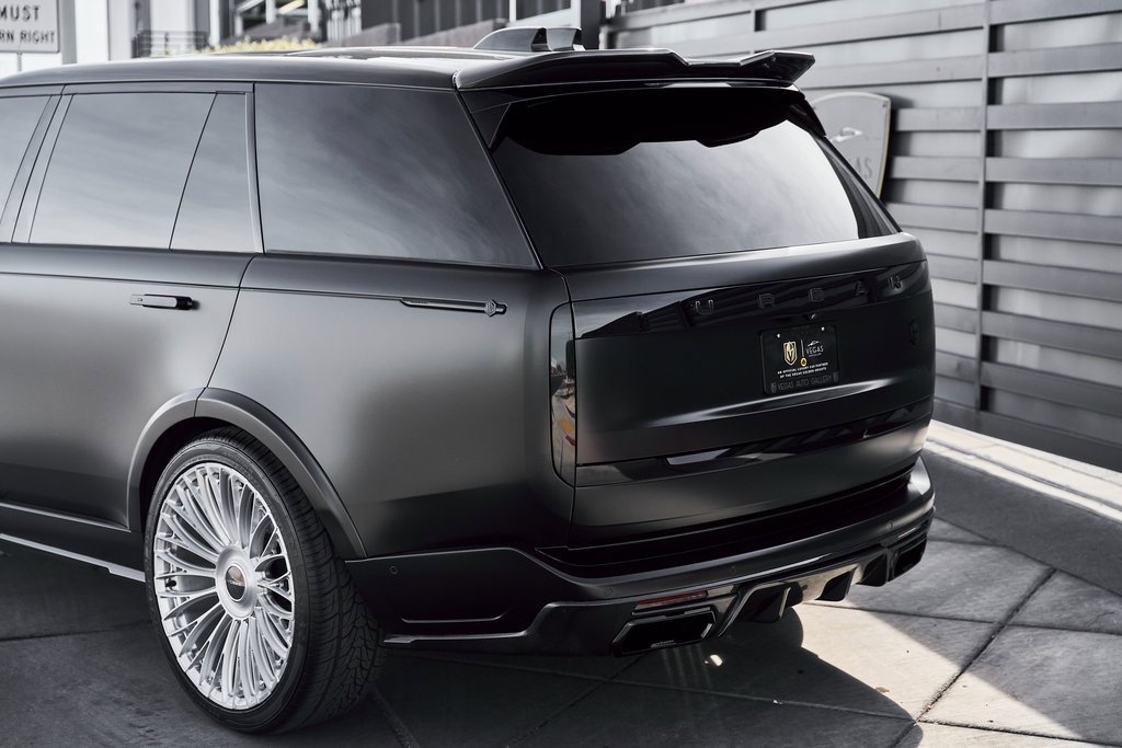 Used 2024 Land Rover Range Rover Long Wheelbase SE image 17