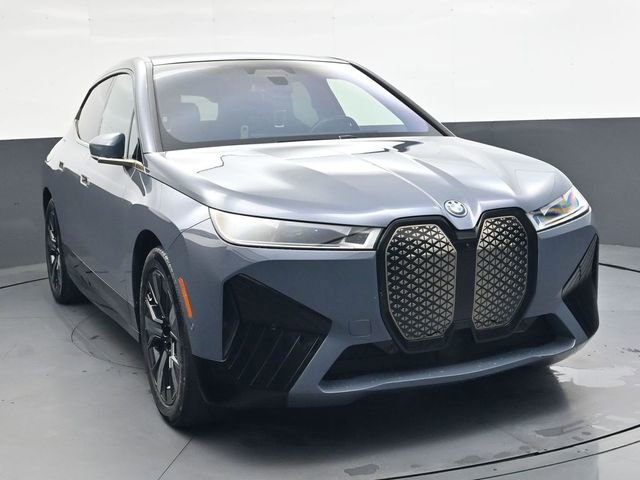 Used 2023 BMW iX xDrive50 w/ Premium Package image 11