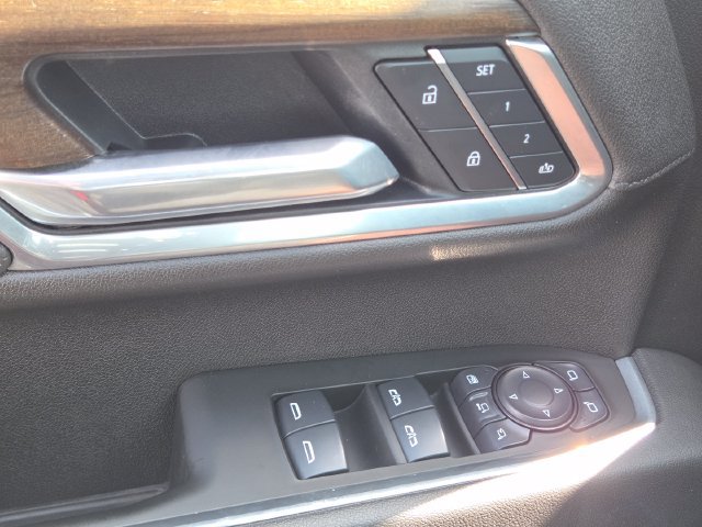 Used 2025 Chevrolet Silverado 2500 High Country w/ High Country Premium Package AWD/4WD image 29