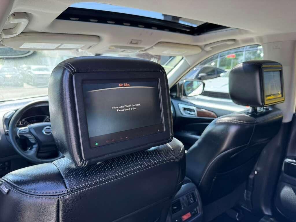 Used 2017 Nissan Pathfinder Platinum AWD/4WD image 7