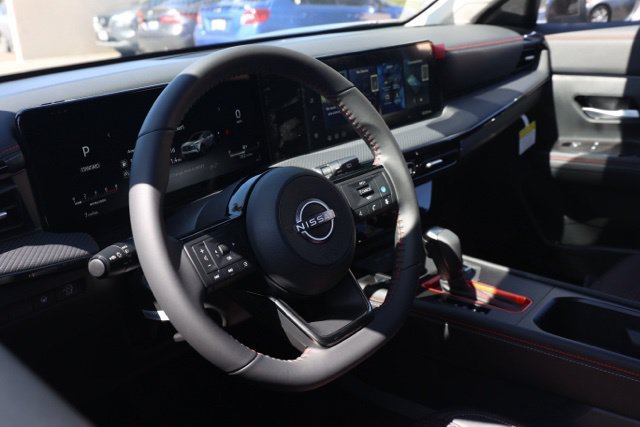 New 2026 Nissan Kicks SR FWD image 14