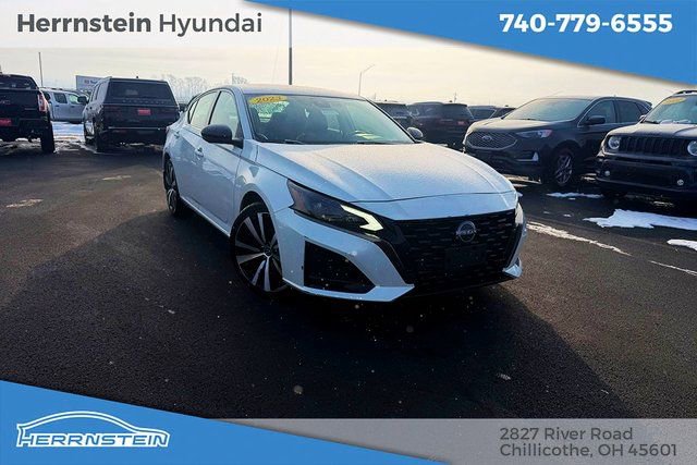 Used 2023 Nissan Altima 2.0 SR image 1