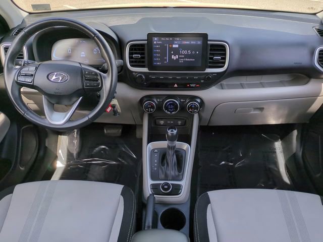 Used 2023 Hyundai Venue SEL w/ Cargo Package image 15