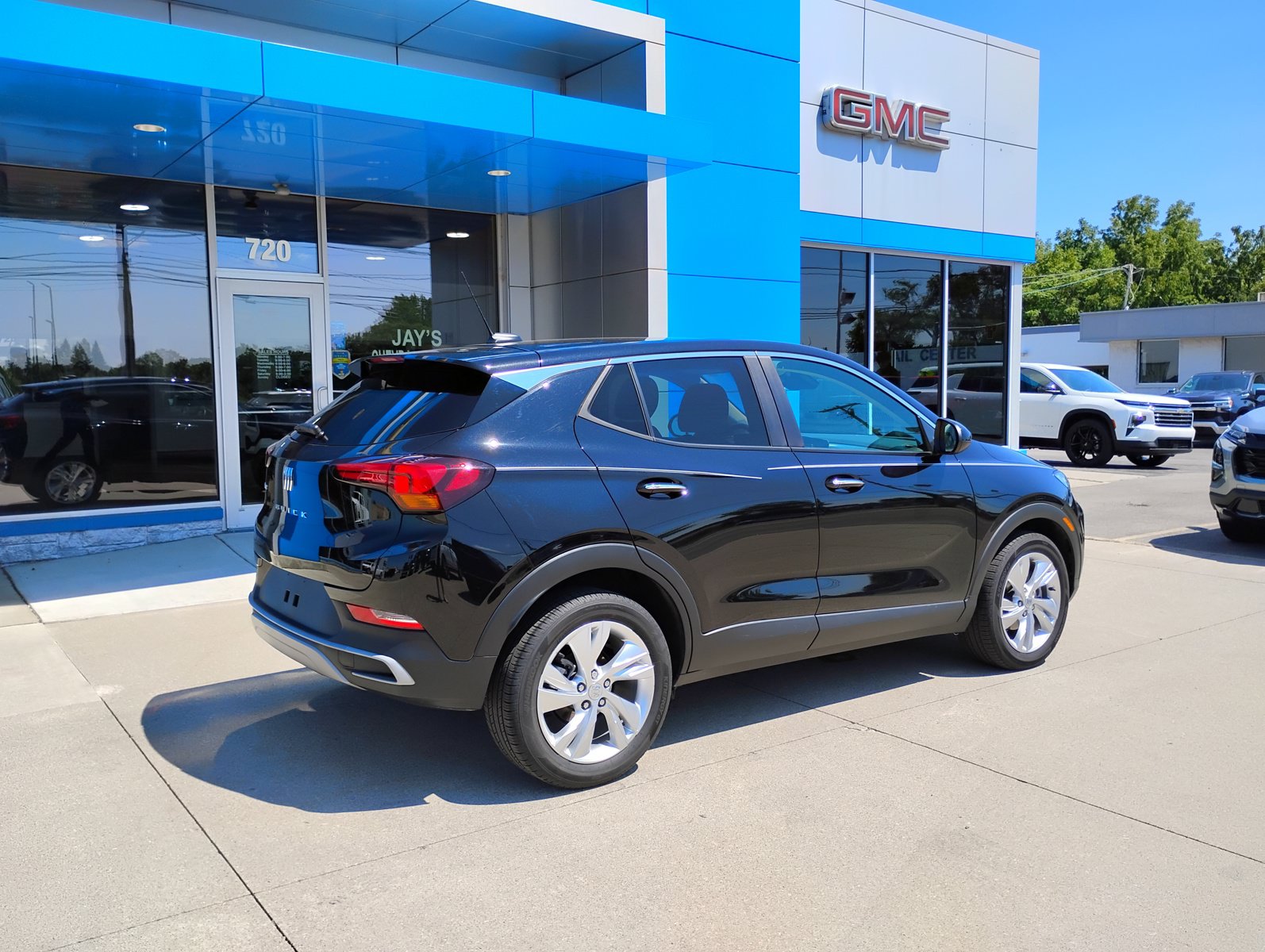 Used 2024 Buick Encore GX Preferred w/ Comfort Package FWD image 6