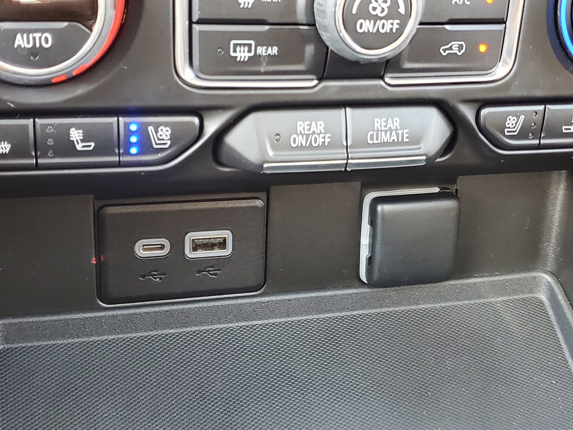 Used 2022 Chevrolet Tahoe High Country image 33