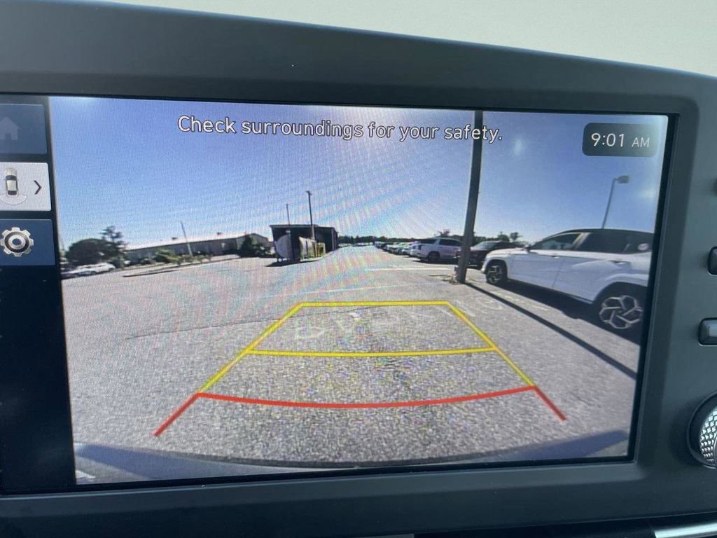 Certified 2024 Hyundai Elantra SE FWD image 24