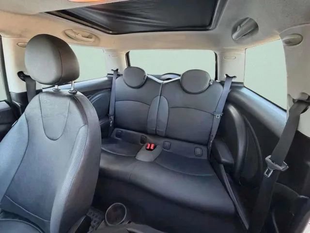 Used 2010 MINI Cooper Hardtop image 40