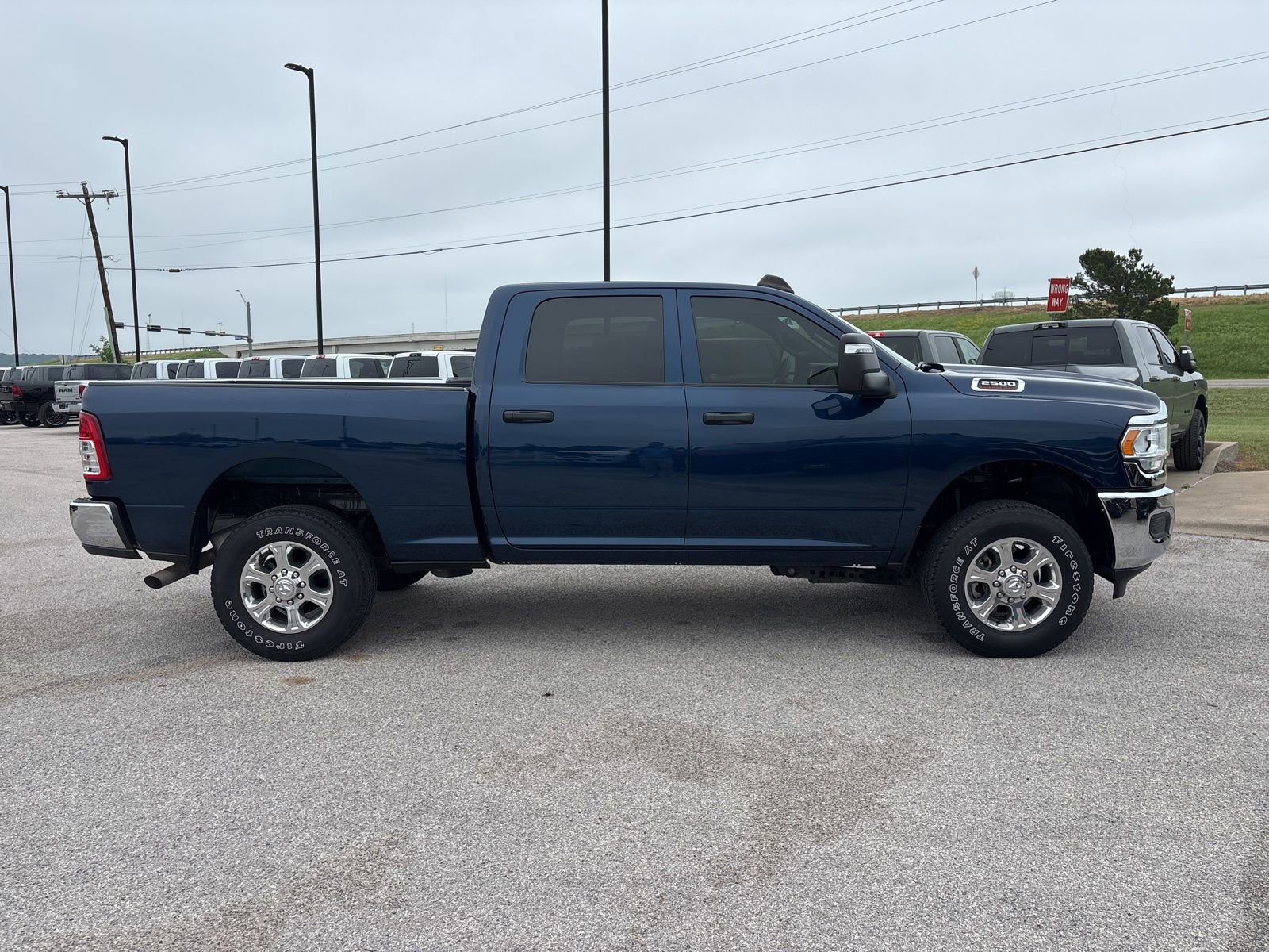 Used 2024 RAM 2500 Tradesman w/ Chrome Appearance Group AWD/4WD image 7