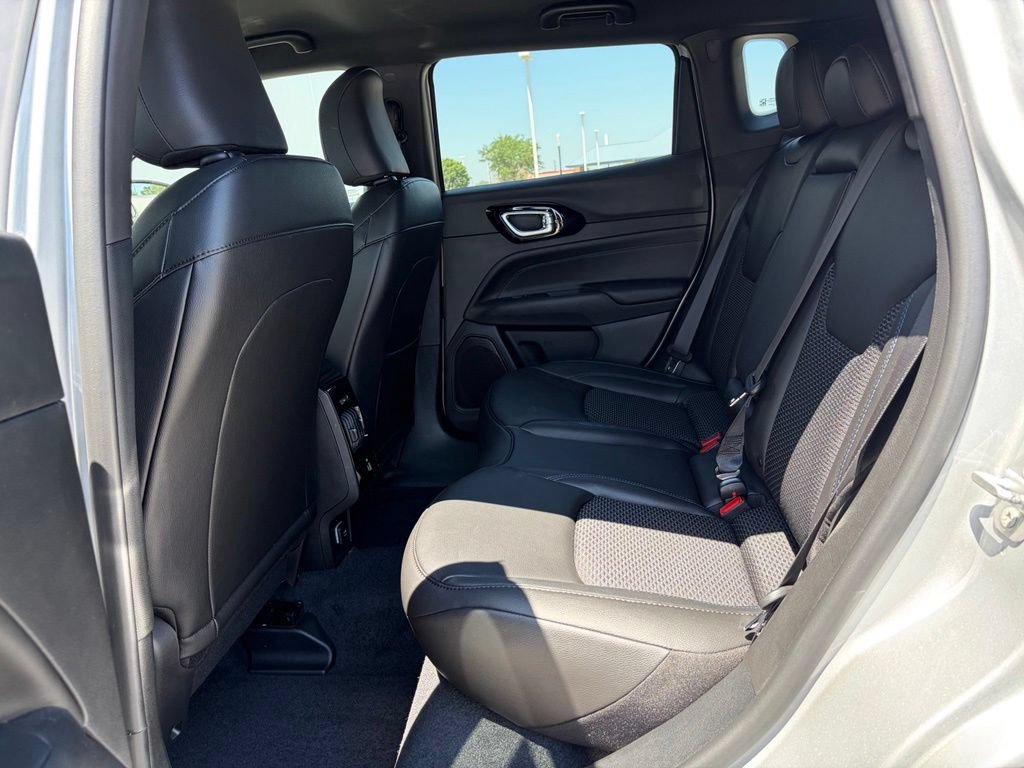 New 2026 Jeep Compass Latitude AWD/4WD image 17