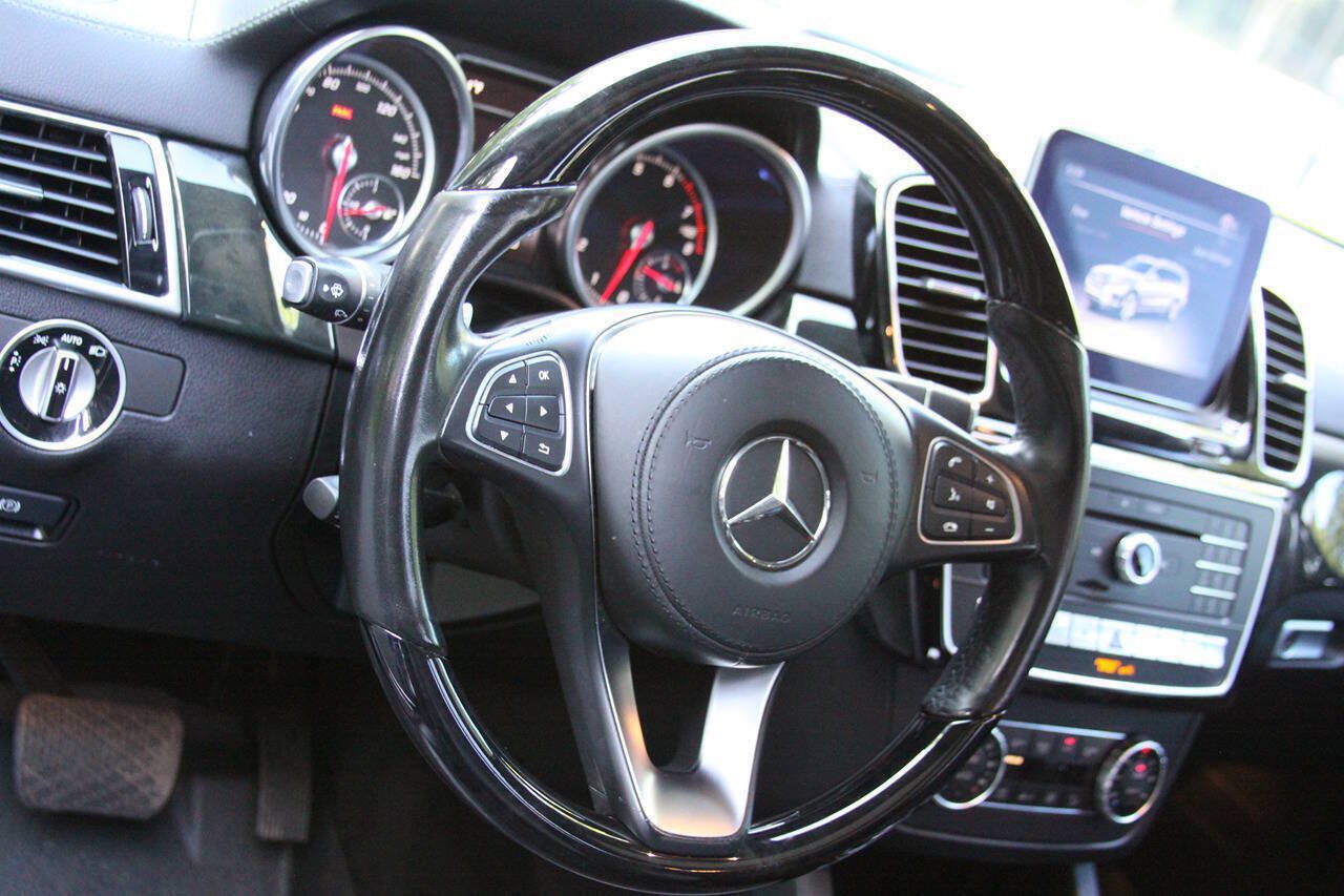 Used 2018 Mercedes-Benz GLS 550 4MATIC w/ Driver Assistance Package image 24
