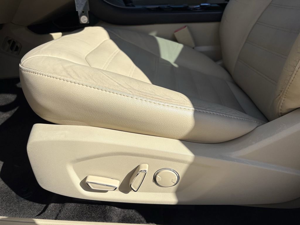 Used 2015 Ford Fusion SE w/ Equipment Group 202A image 13