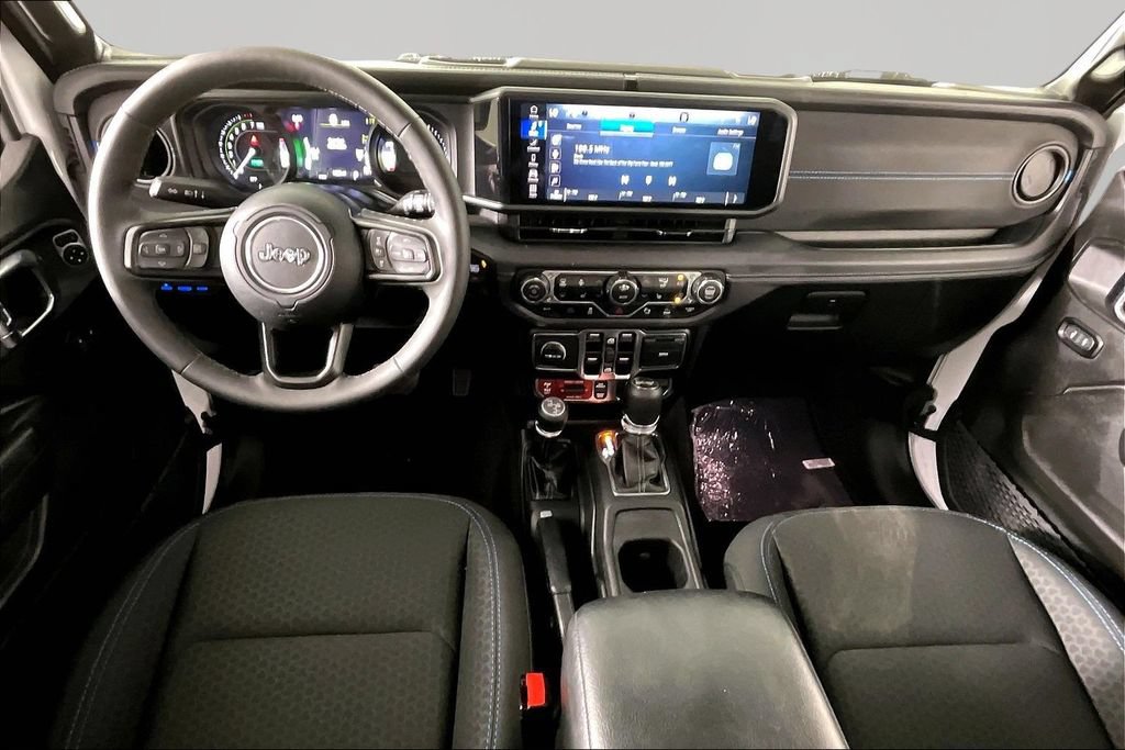 Used 2025 Jeep Wrangler Unlimited Rubicon 4xe w/ Safety Group AWD/4WD image 7