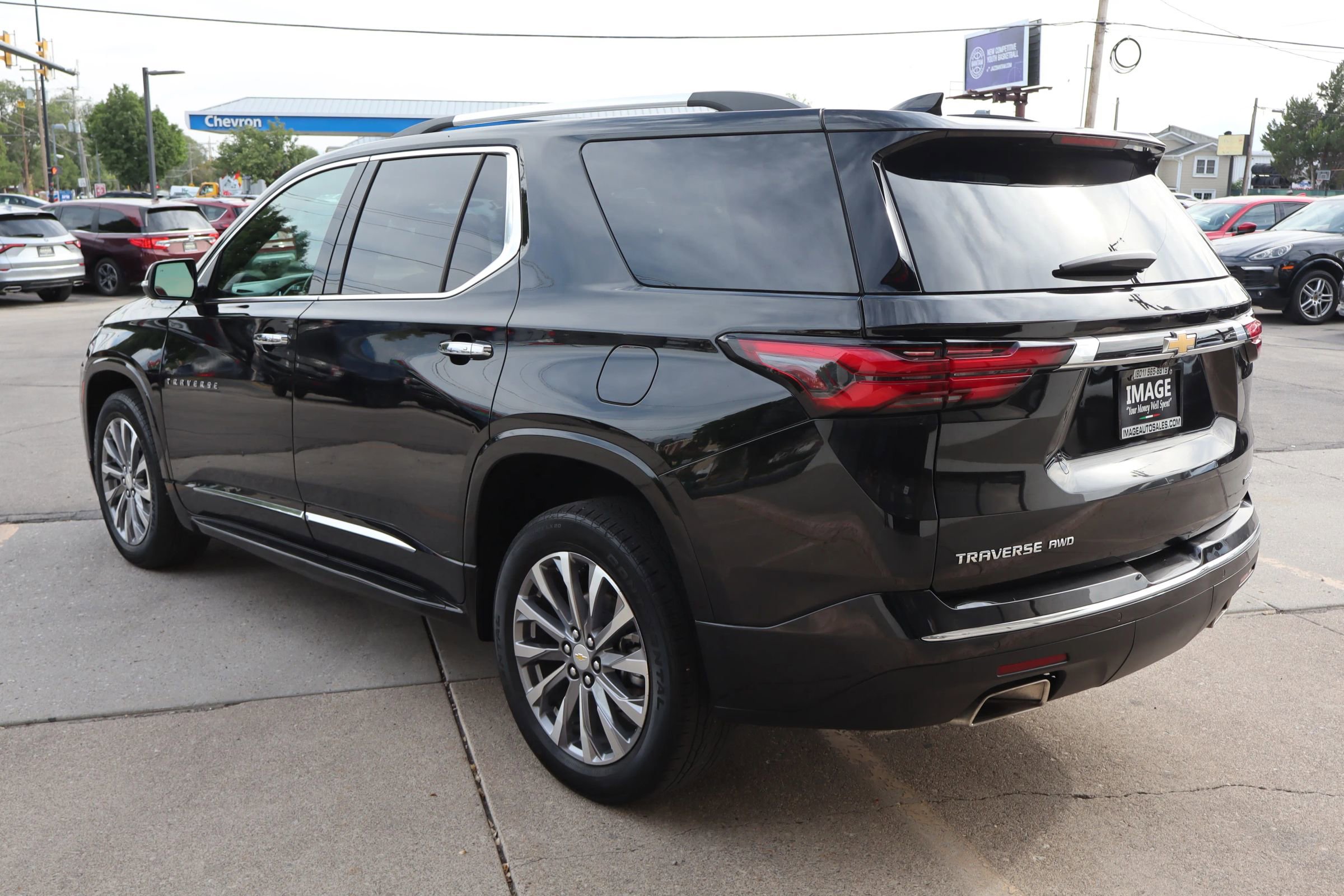Used 2023 Chevrolet Traverse Premier image 6