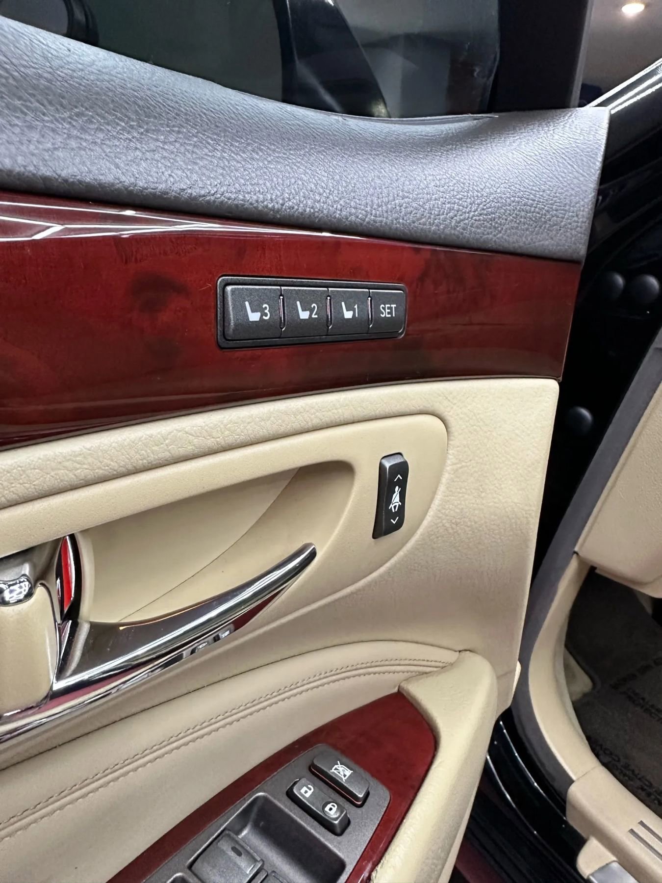 Used 2009 Lexus LS 460 AWD image 10