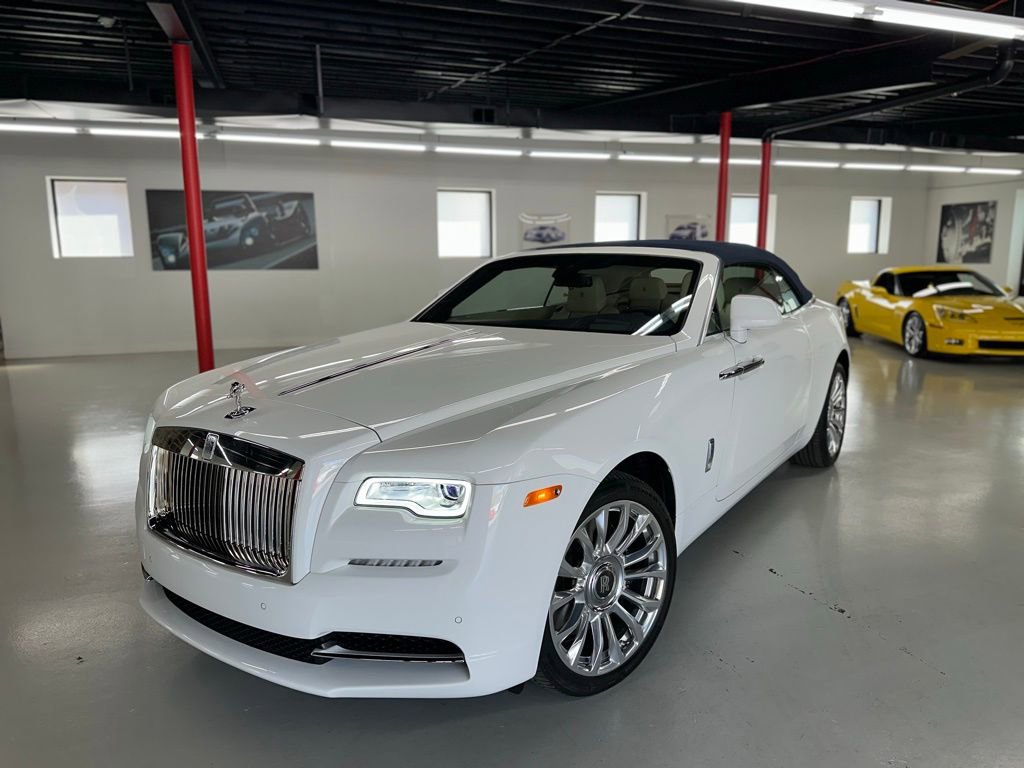 Used 2020 Rolls-Royce Dawn image 2