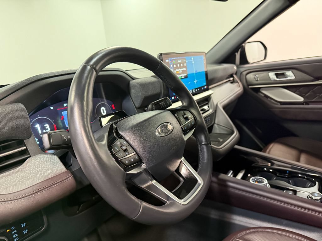 Used 2025 Ford Explorer Platinum w/ LUX Leather Package AWD/4WD image 75
