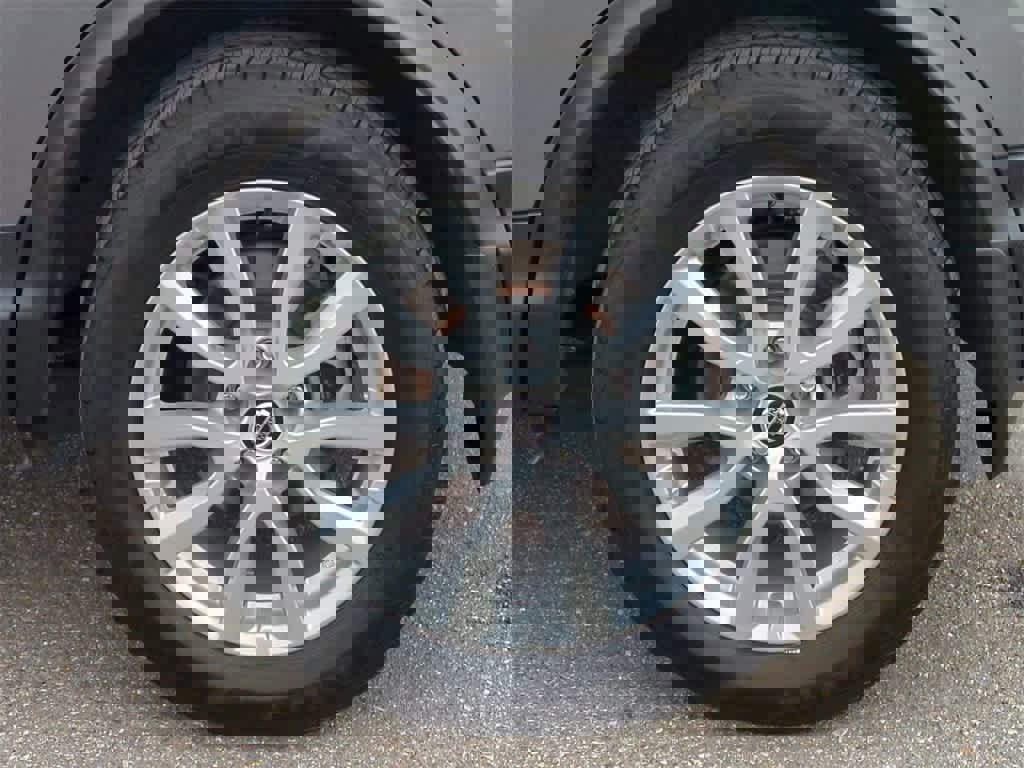 Used 2022 Nissan Rogue Sport SV w/ Technology Package image 13