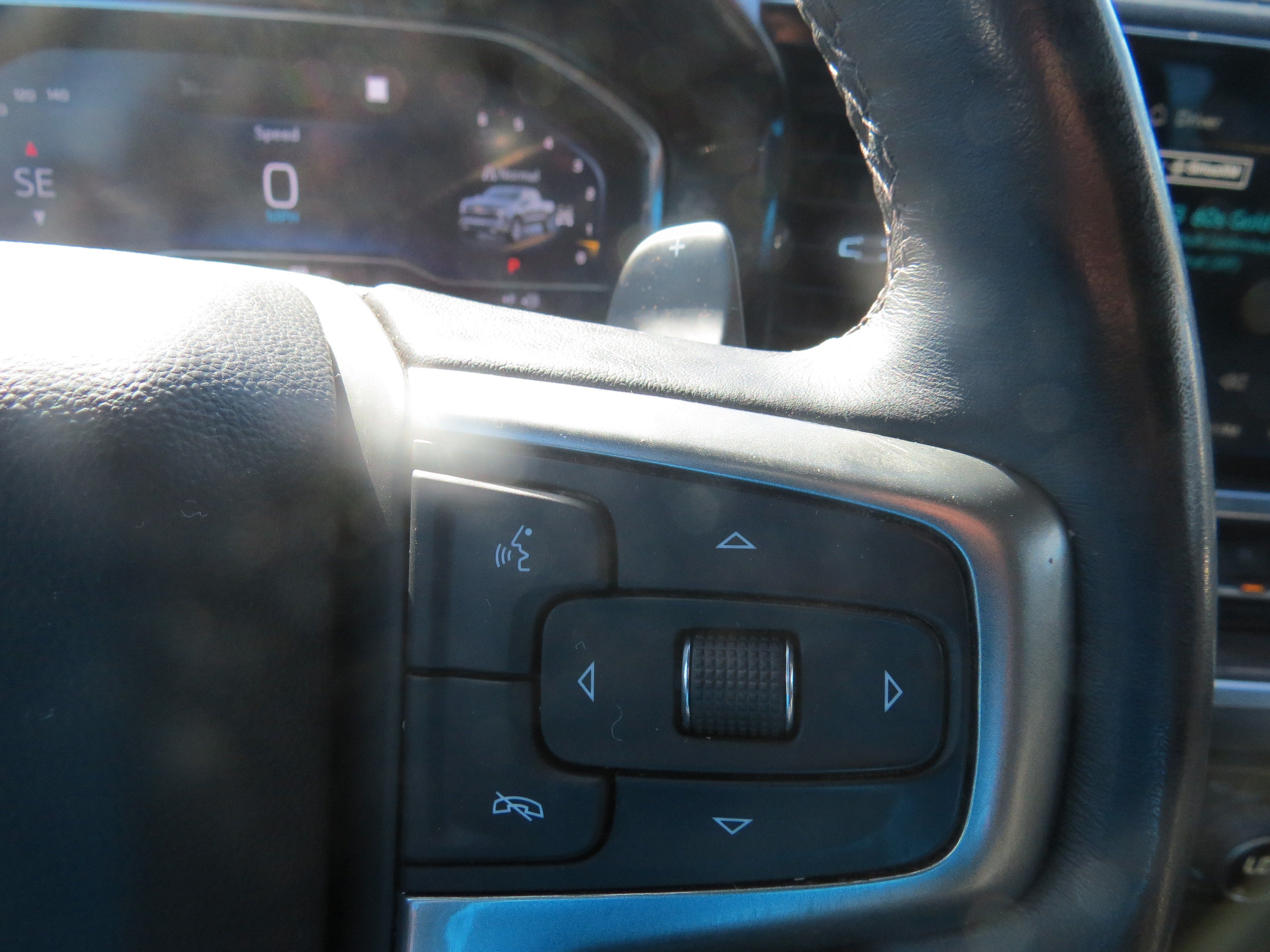 Used 2022 Chevrolet Silverado 1500 RST w/ Convenience Package II AWD/4WD image 18