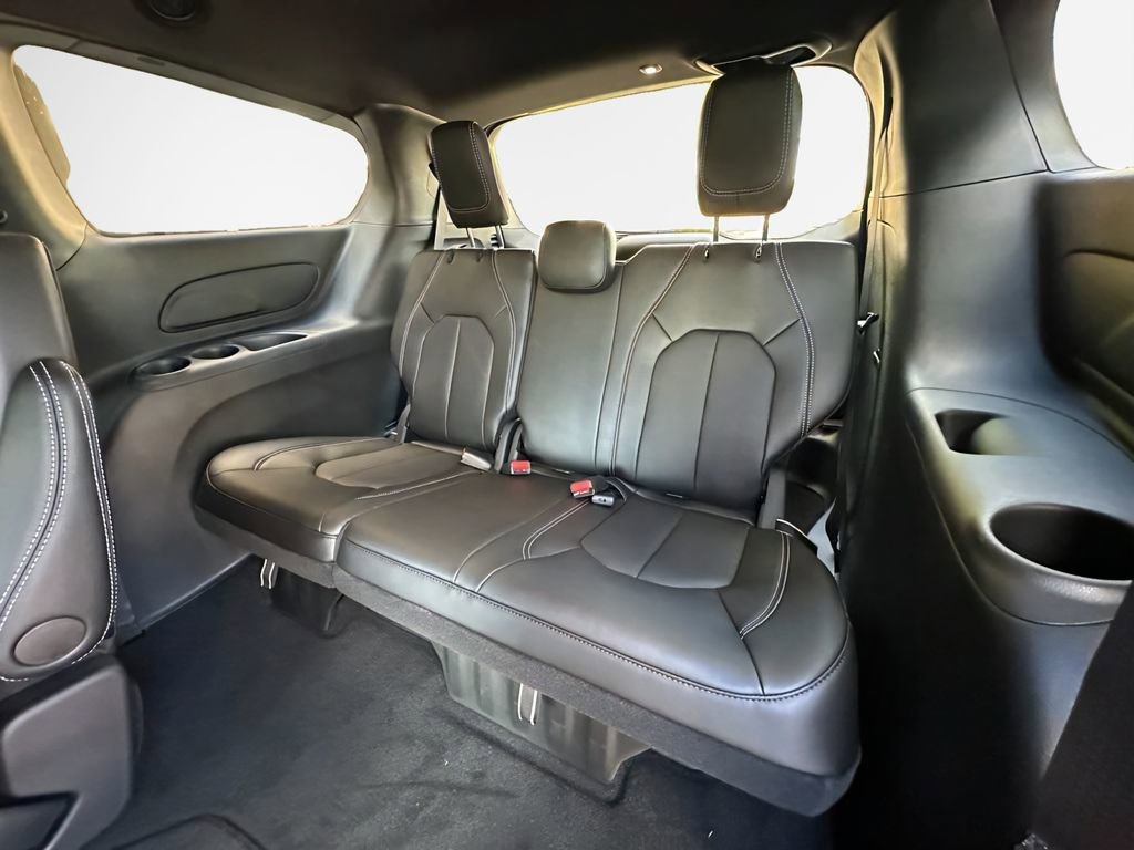 New 2026 Chrysler Pacifica Select FWD image 23