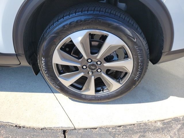 Used 2023 Ford Escape Platinum w/ Premium Technology Package image 13