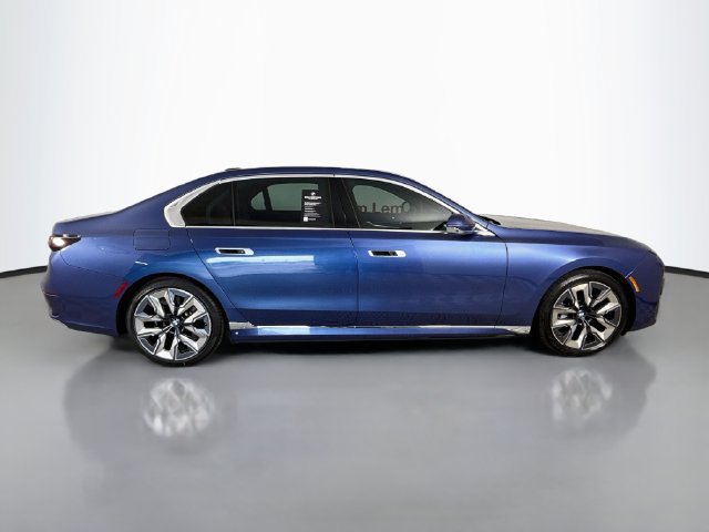 Certified 2023 BMW i7 xDrive60 w/ Executive Package 2 AWD/4WD image 8