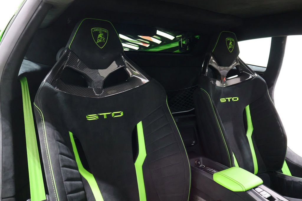 Used 2022 Lamborghini Huracan STO image 29