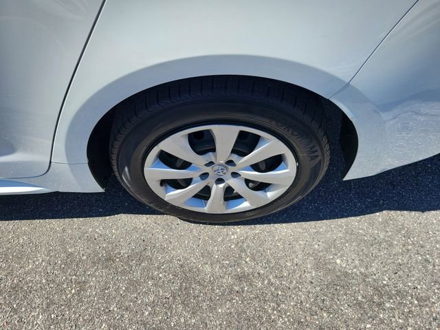 Used 2025 Toyota Corolla LE image 6