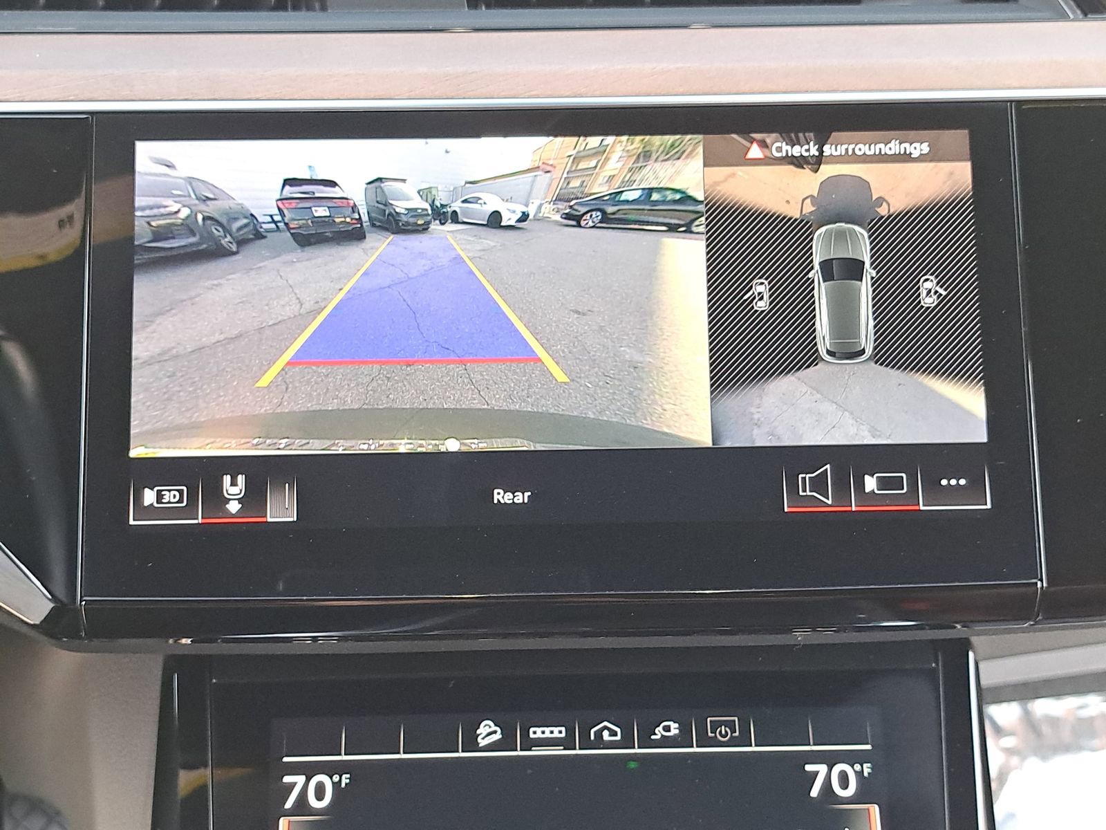 Used 2024 Audi Q8 e-tron Premium Plus w/ Premium Plus Package image 26