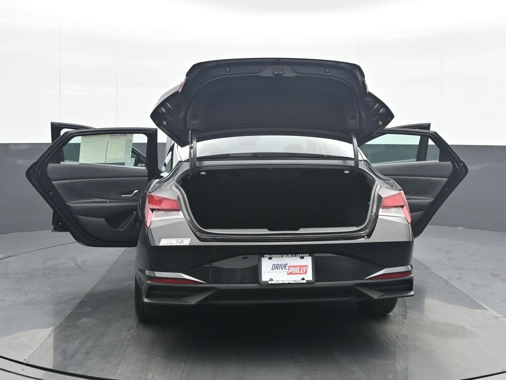 Used 2023 Hyundai Elantra SEL w/ Cargo Package image 35