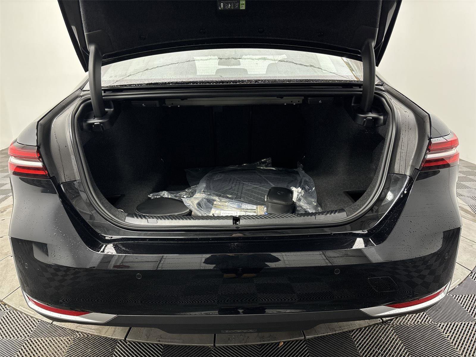 New 2026 BMW 540i xDrive w/ Premium Package image 21