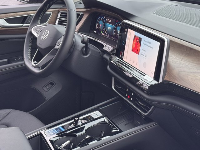 New 2026 Volkswagen Atlas SE image 8