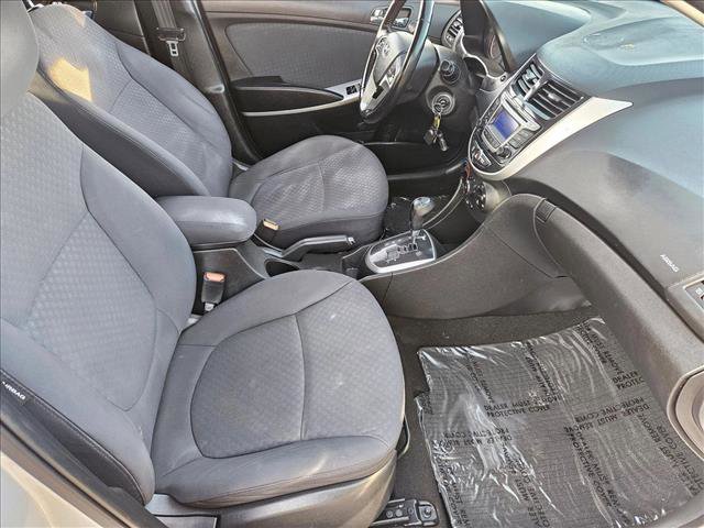 Used 2014 Hyundai Accent SE image 18