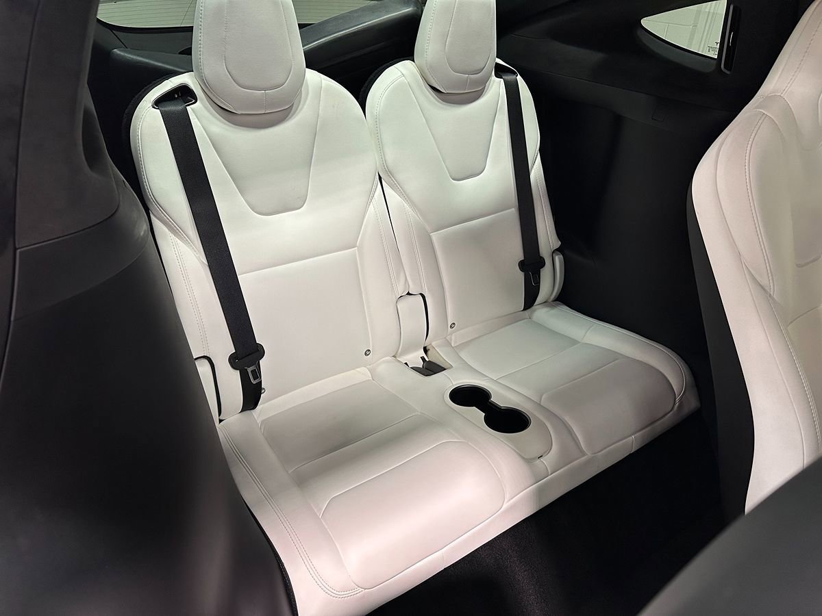 Used 2019 Tesla Model X image 11