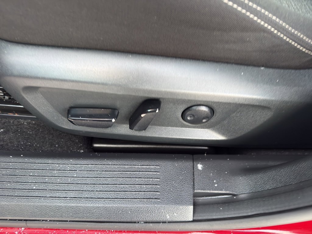 Certified 2023 Nissan Rogue SV image 30