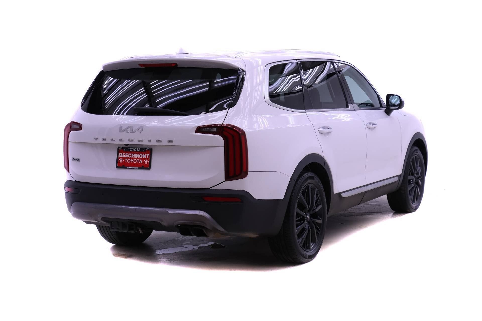 Used 2022 Kia Telluride SX w/ SX Prestige Package image 2