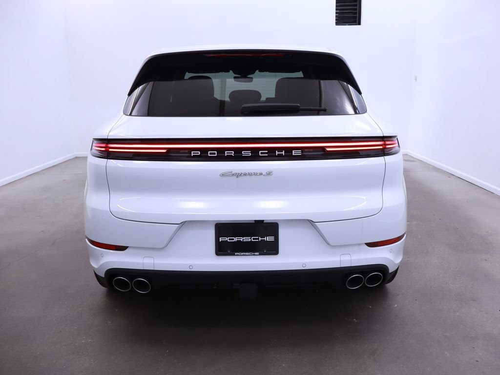 Used 2024 Porsche Cayenne S AWD/4WD image 7