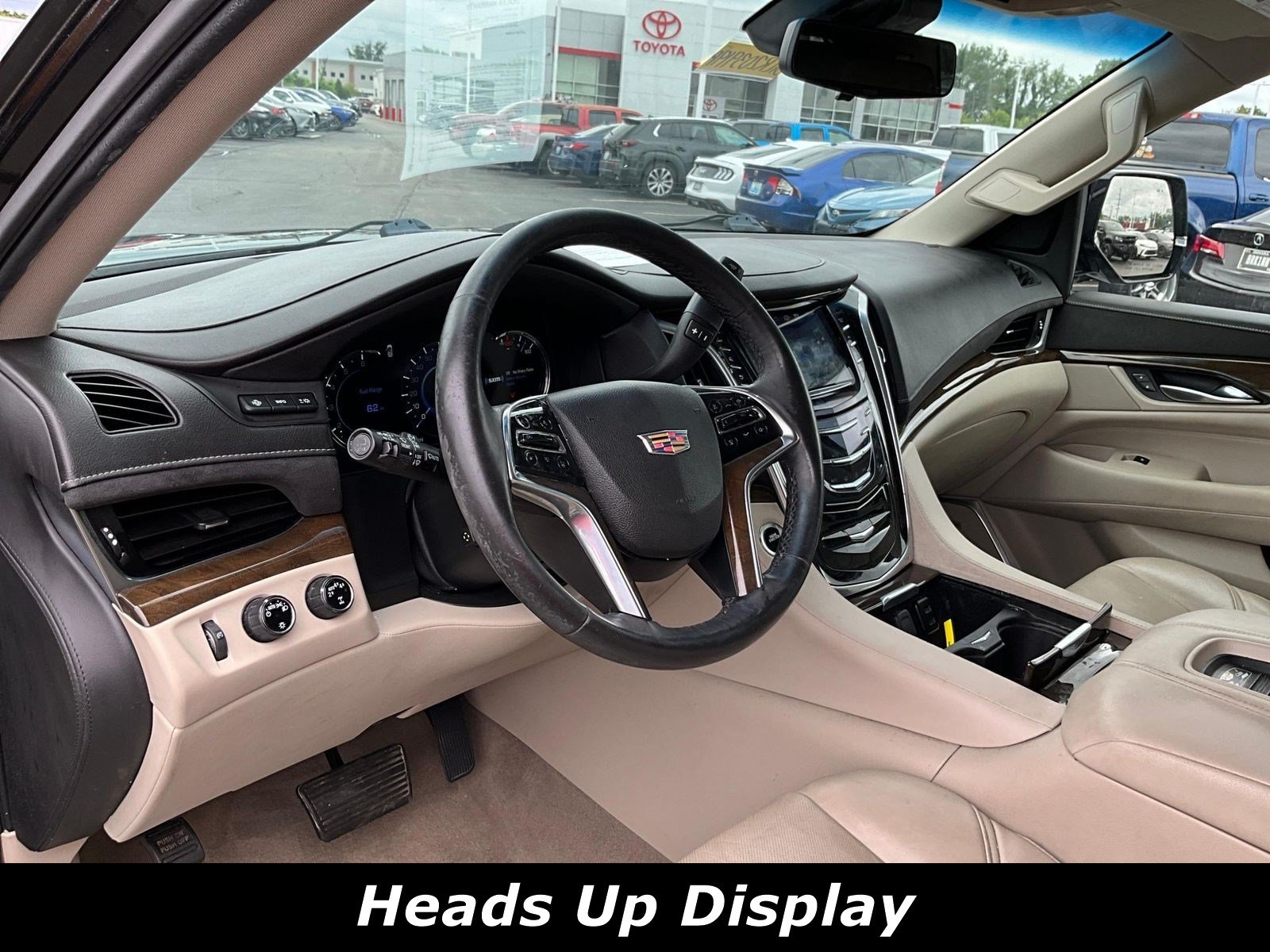 Used 2020 Cadillac Escalade Luxury AWD/4WD image 16
