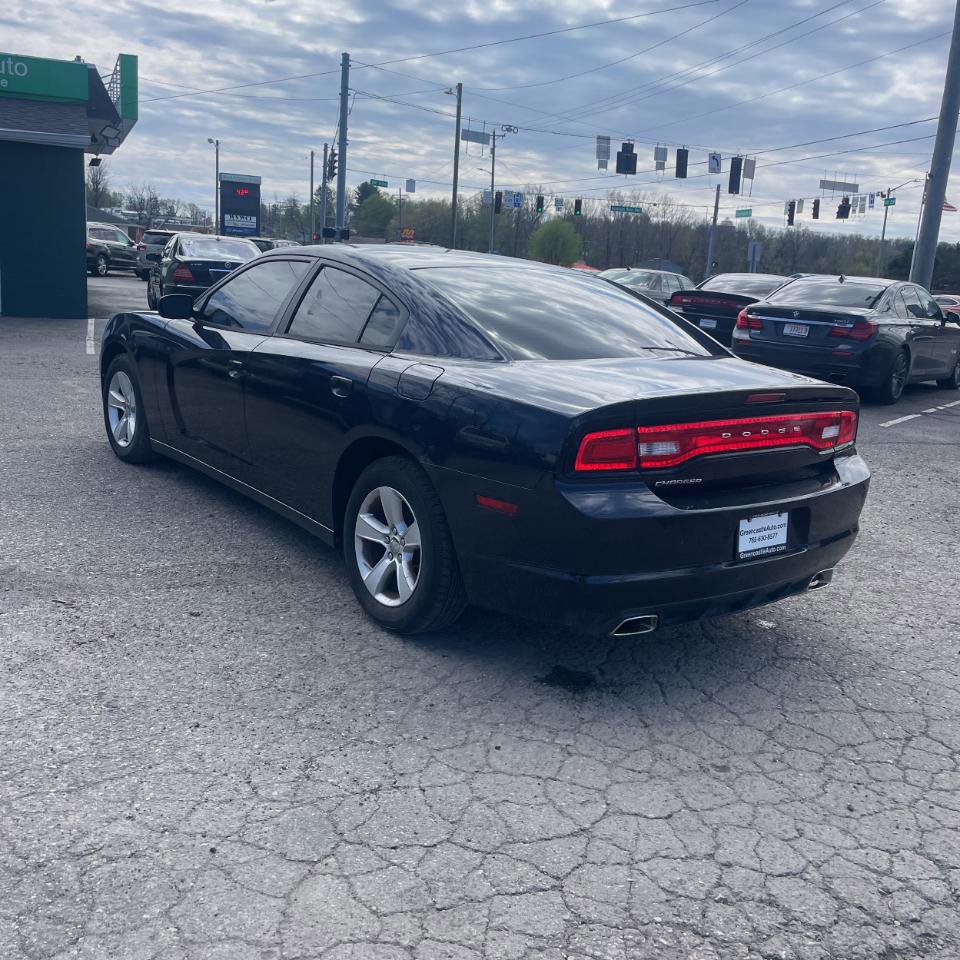 Used 2011 Dodge Charger SE RWD image 7