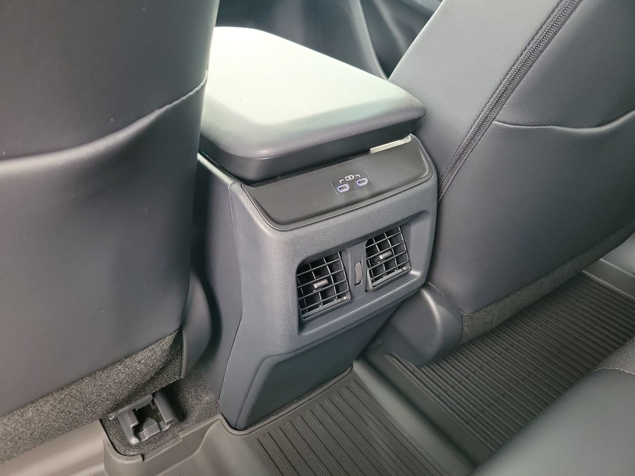 New 2026 Toyota C-HR AWD/4WD image 13