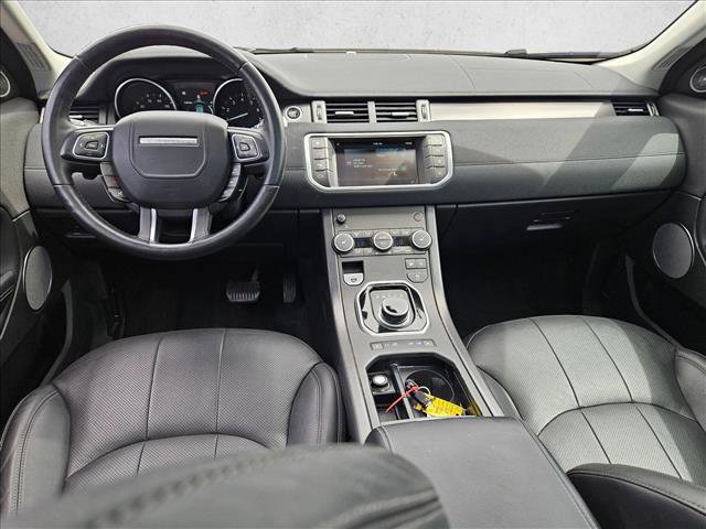 Used 2019 Land Rover Range Rover Evoque SE Premium image 17