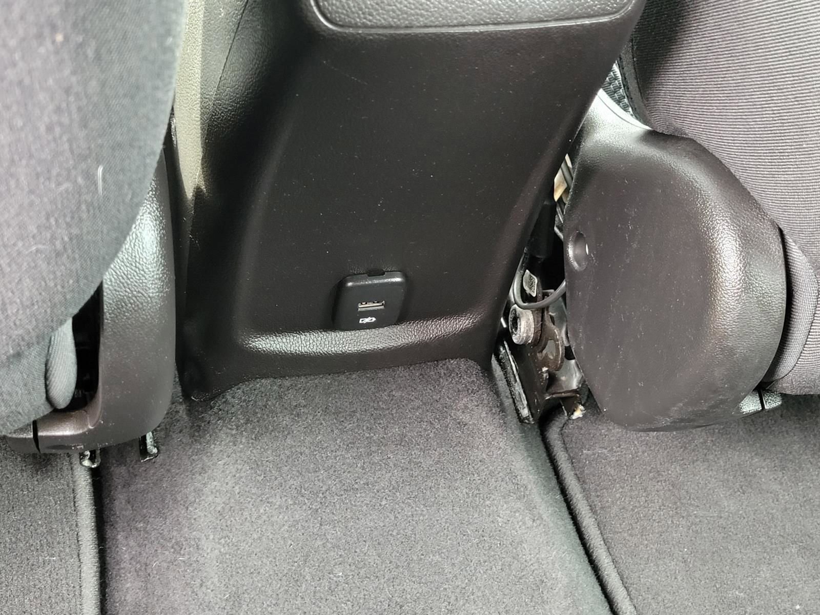 Used 2018 Chevrolet Cruze LT w/ Convenience Package FWD image 18